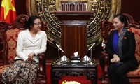 Laos’ female NA deputies welcomed in Hanoi