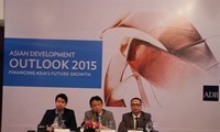 ADB urges VN to impetus economic restructuring for growth