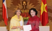 NA Vice Chairwoman receives Chilean parliamentarian