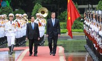 Vietnam, UK issue joint statement