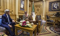 Secretary John Kerry arrives in Saudi Arab to discuss Syria crisis