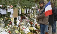 France holds memorial service for Paris attack victims