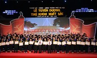 Hanoi to honor 100 outstanding valedictorians at the Temple of Literature 