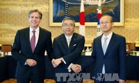 South Korea, US, Japan discuss tougher sanctions on North Korea