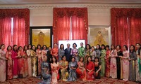Vietnamese ao dai introduced to friends in the US