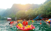 8 million tourists served during five-day holiday