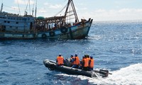 Vietnam intensifies battle against illegal fishing