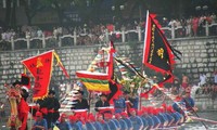 中国广西桂林听众来信，介绍桂林人过端午节的赛龙舟活动
