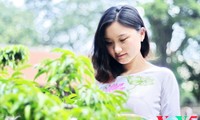 中国留学生与越南长衫