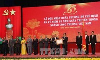  阮春福总理出席工贸部门传统日65周年纪念大会