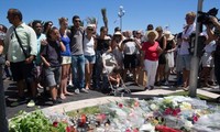 法国为尼斯袭击事件遇难者举行为期三天的全国哀悼日