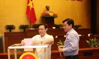 越南国会通过国会主席、副主席和常委会委员候选人名单
