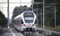 瑞士：一名男子在火车上用刀砍人