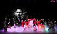 Ấn tượng đêm công diễn vở sân khấu ''Nợ nước non''