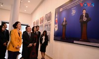 Khai mạc triển lãm ảnh “30 năm hợp tác Việt Nam – Hàn Quốc“