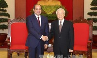 Le secrétaire général Nguyen Phu Trong reçoit le président égyptien