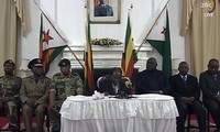 Zimbabwe : Robert Mugabe refuse de démissionner