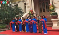 Vernissage de l’exposition sur la Bibliothèque nationale du Vietnam 