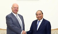 Nguyen Xuan Phuc reçoit l’ambassadeur russe au Vietnam 