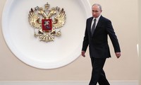 Vladimir Poutine a prêté serment en tant que président