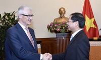 Bui Thanh Son reçoit le ministre-président flamand Geert Bourgeois
