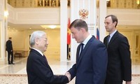 Nguyên Phu Trong rencontre des responsables des deux chambres du Parlement russe