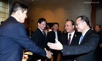 Le Premier ministre vietnamien rencontre des entreprises chinoises