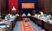 Phùng Quôc Hiên rencontre les autorités de Bac Liêu
