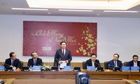 Vương Đình Huệ rencontre plusieurs entreprises à Hanoï 