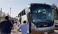 Égypte : une attaque à la bombe contre un bus de touristes près des pyramides 