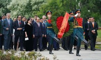 Premières activités du Premier ministre Nguyên Xuân Phuc en Russie