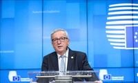 Juncker demande aux États de ne pas remplacer les commissaires tout de suite pour limiter les dépenses 