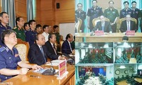 Rencontre du Premier ministre avec le Commandant des garde-côtes du Vietnam