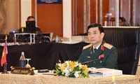 Une délégation militaire du Vietnam en visite au Myanmar
