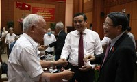 Nguyên Duc Hai rencontre d’anciens cadres de la zone spéciale de Quang Dà