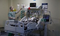 Covid-19 en France : Le nombre de personnes hospitalisées reste stable, celui des soins critiques baisse