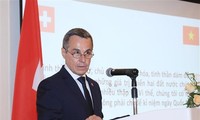 Le vice-président suisse rencontre le ministre vietnamien du Plan et de l'Investissement