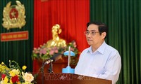 Pham Minh Chinh rend hommage aux forces de sécurité publique