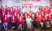 Les sportifs vietnamiens partent pour les Jeux paralympiques au Japon