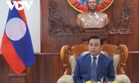 Saysomphone Phomvihane entame sa visite officielle au Vietnam