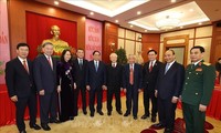 Têt 2022: Nguyên Phu Trong rencontre d’anciens dirigeants du Parti et de l’État