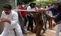 Sri Lanka: cinq morts, plus de 189 blessés et des coups de feu depuis la résidence du Premier ministre