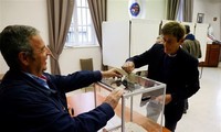 Législatives françaises 2022: sans majorité absolue, Emmanuel Macron pris en étau entre la Nupes et le RN