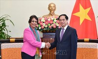 Bùi Thanh Son reçoit la directrice du Bureau pour l’Asie et le Pacifique du PNUD