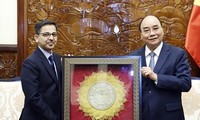Nguyên Xuân Phuc reçoit l’ambassadeur sortant d’Inde au Vietnam
