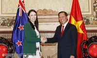 La Première ministre néo-zélandaise rencontre le président du comité populaire de Hô Chi Minh-Ville