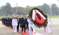 Tổng Bí thư, Chủ tịch Trung Quốc Tập Cận Bình đặt vòng hoa, viếng Lăng Chủ tịch Hồ Chí Minh