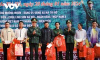 Ấm áp tình quân dân nơi biên giới Điện Biên