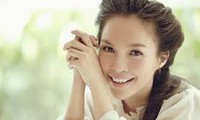 女性歌手ヒェン・トゥク( Hien Thuc) の歌声