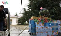 洪水被災者に食糧援助